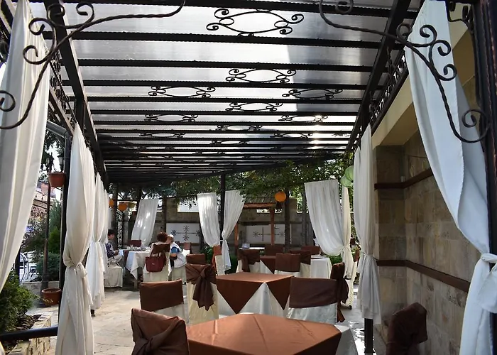 комплекс оазис 3* Етрополе